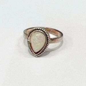 Oval Shape Vintage Like Ivory Faux Stone Silver plated Ring Size 61/2
